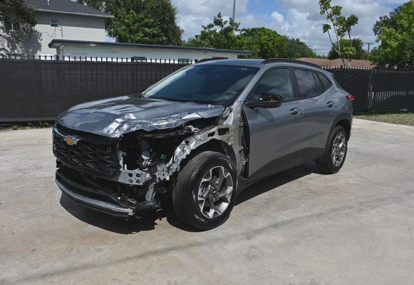2026 Chevrolet Trax LT - KL77LHEPXTC146044 photo 2