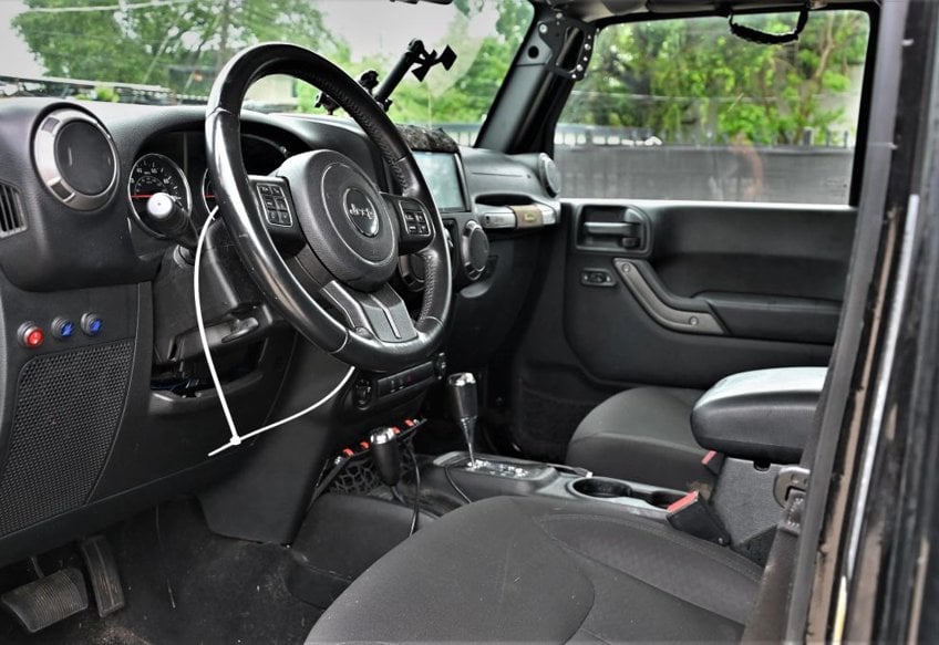 2017 Jeep Wrangler Unlimited Sport - 1C4BJWDG9HL639634 photo 13