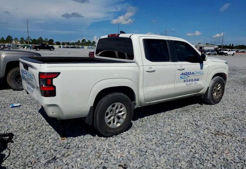 2024 Nissan Frontier SV - 1N6ED1EJ9RN649228 photo 3