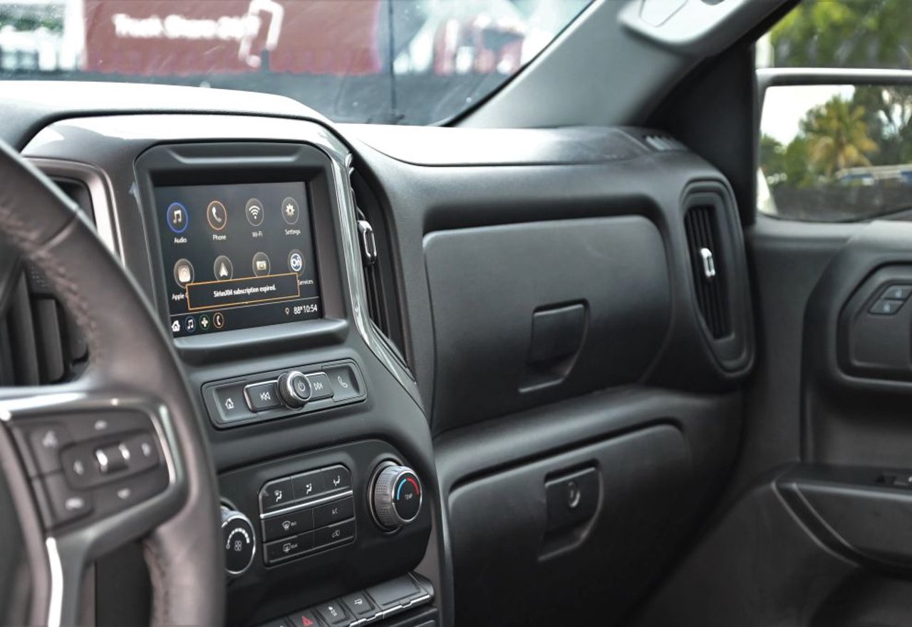 2022 Chevrolet Silverado 1500 Limited Custom - 1GCPWBEK1NZ155212 photo 32