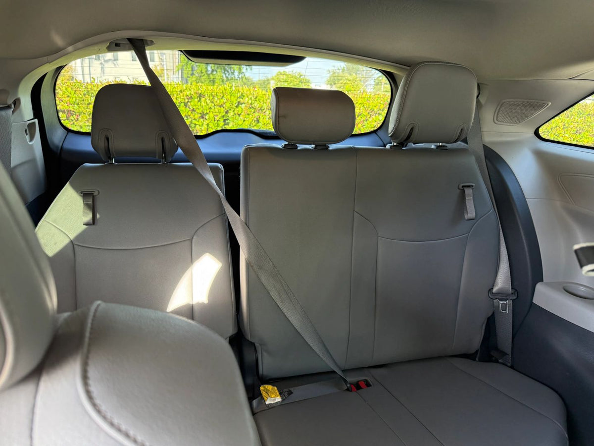 2024 TOYOTA SIENNA XLE VAN 4D - 5TDJRKEC8RS219789 photo 11