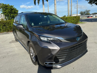2024 TOYOTA SIENNA XLE VAN 4D - 5TDJRKEC8RS219789 photo 7