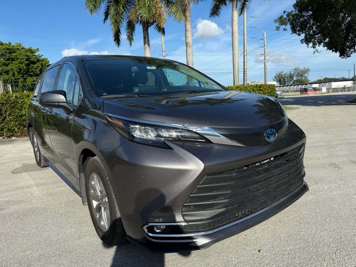2024 TOYOTA SIENNA XLE VAN 4D - 5TDJRKEC8RS219789 photo 8