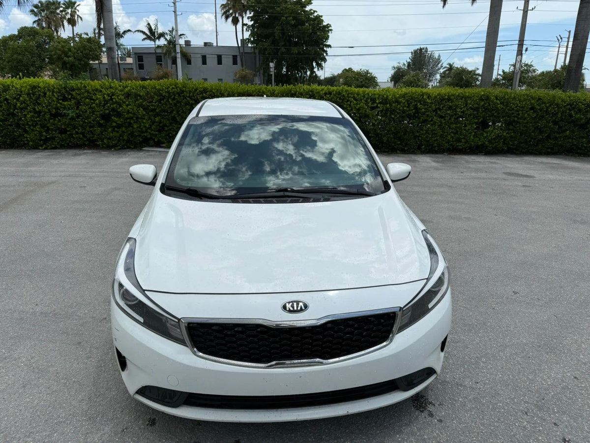 2017 KIA FORTE LX SEDAN 4D - 3KPFK4A7XHE090722 photo 11