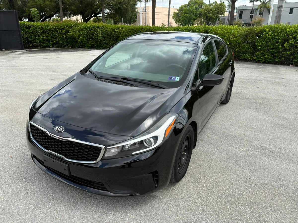 2017 KIA FORTE LX SEDAN 4D - 3KPFK4A76HE013085 photo 3