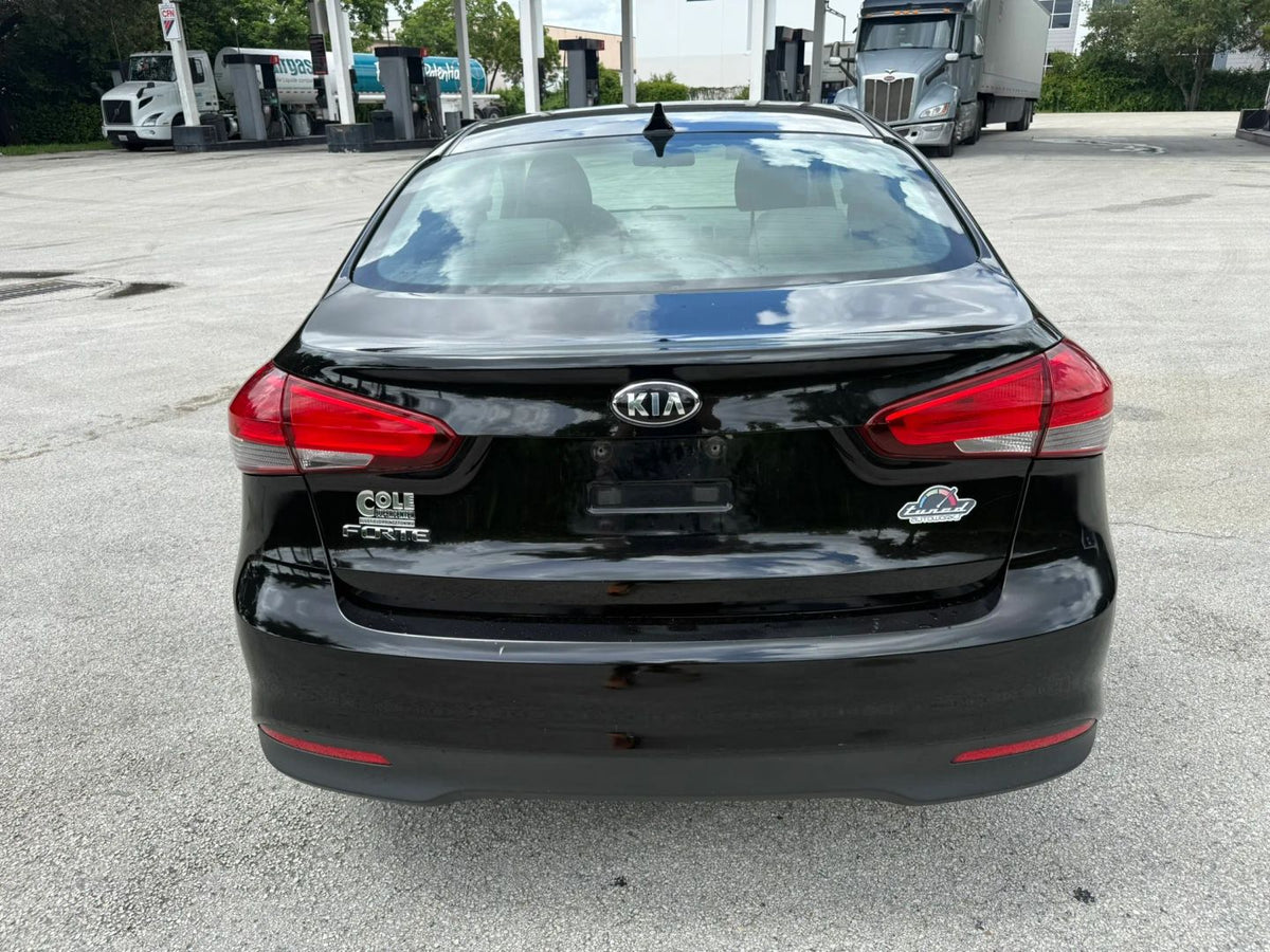2017 KIA FORTE LX SEDAN 4D - 3KPFK4A76HE013085 photo 6