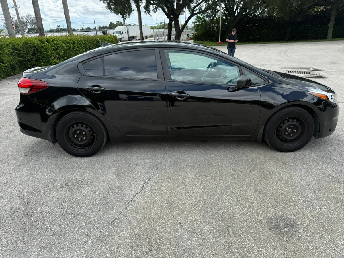 2017 KIA FORTE LX SEDAN 4D - 3KPFK4A76HE013085 photo 8