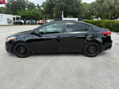 2017 KIA FORTE LX SEDAN 4D - 3KPFK4A76HE013085 photo 4
