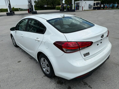 2017 KIA FORTE LX SEDAN 4D - 3KPFK4A7XHE090722 photo 5