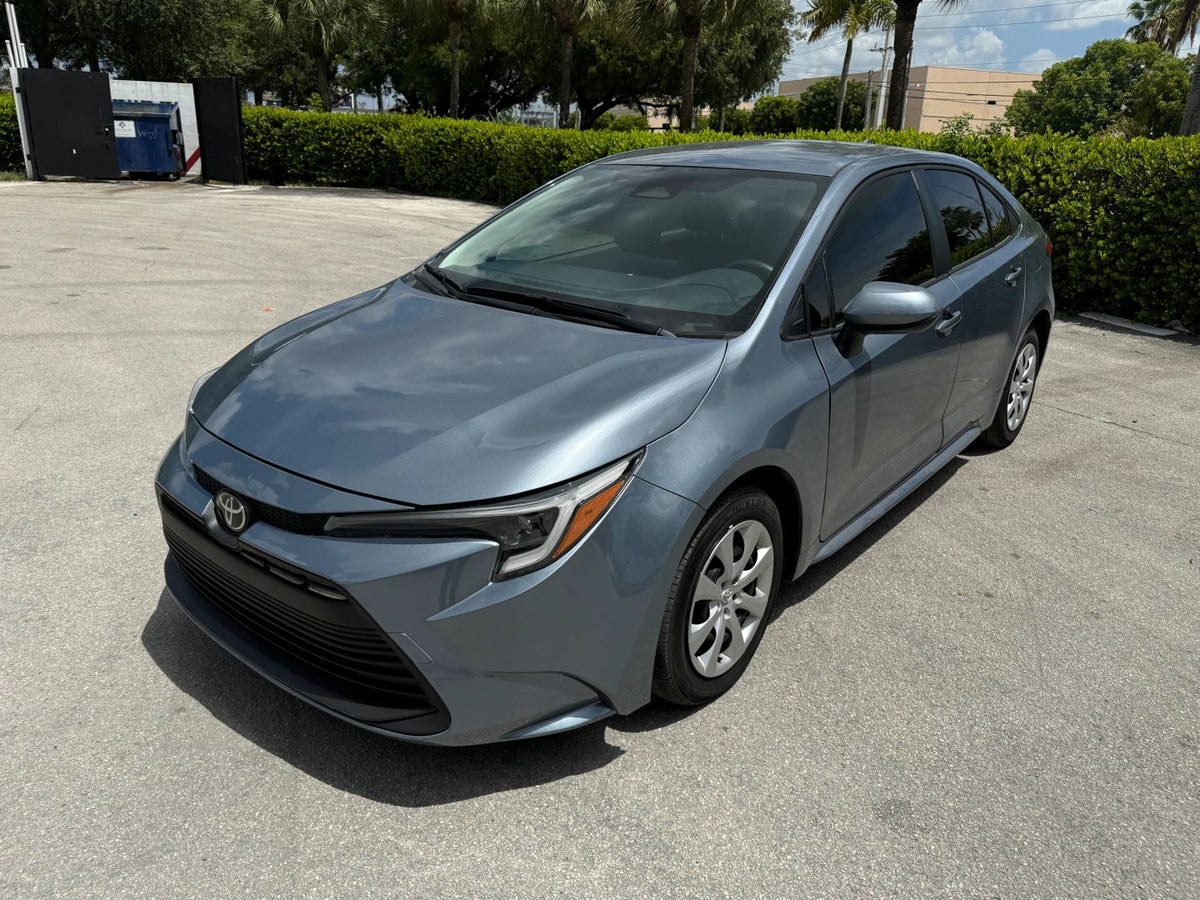 2026 TOYOTA COROLLA HYBRID LE SEDAN 4D - JTDBCMFE6T3122049 photo 1