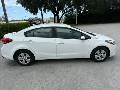 2017 KIA FORTE LX SEDAN 4D - 3KPFK4A7XHE090722 photo 8