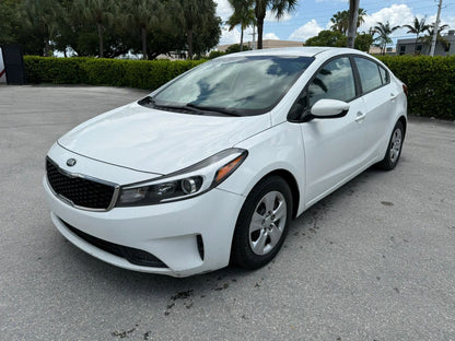 2017 KIA FORTE LX SEDAN 4D - 3KPFK4A7XHE090722 photo 3