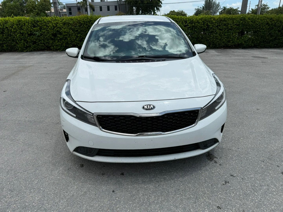 2017 KIA FORTE LX SEDAN 4D - 3KPFK4A7XHE090722 photo 10