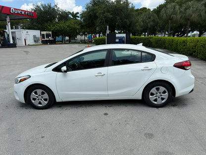 2017 KIA FORTE LX SEDAN 4D - 3KPFK4A7XHE090722 photo 4