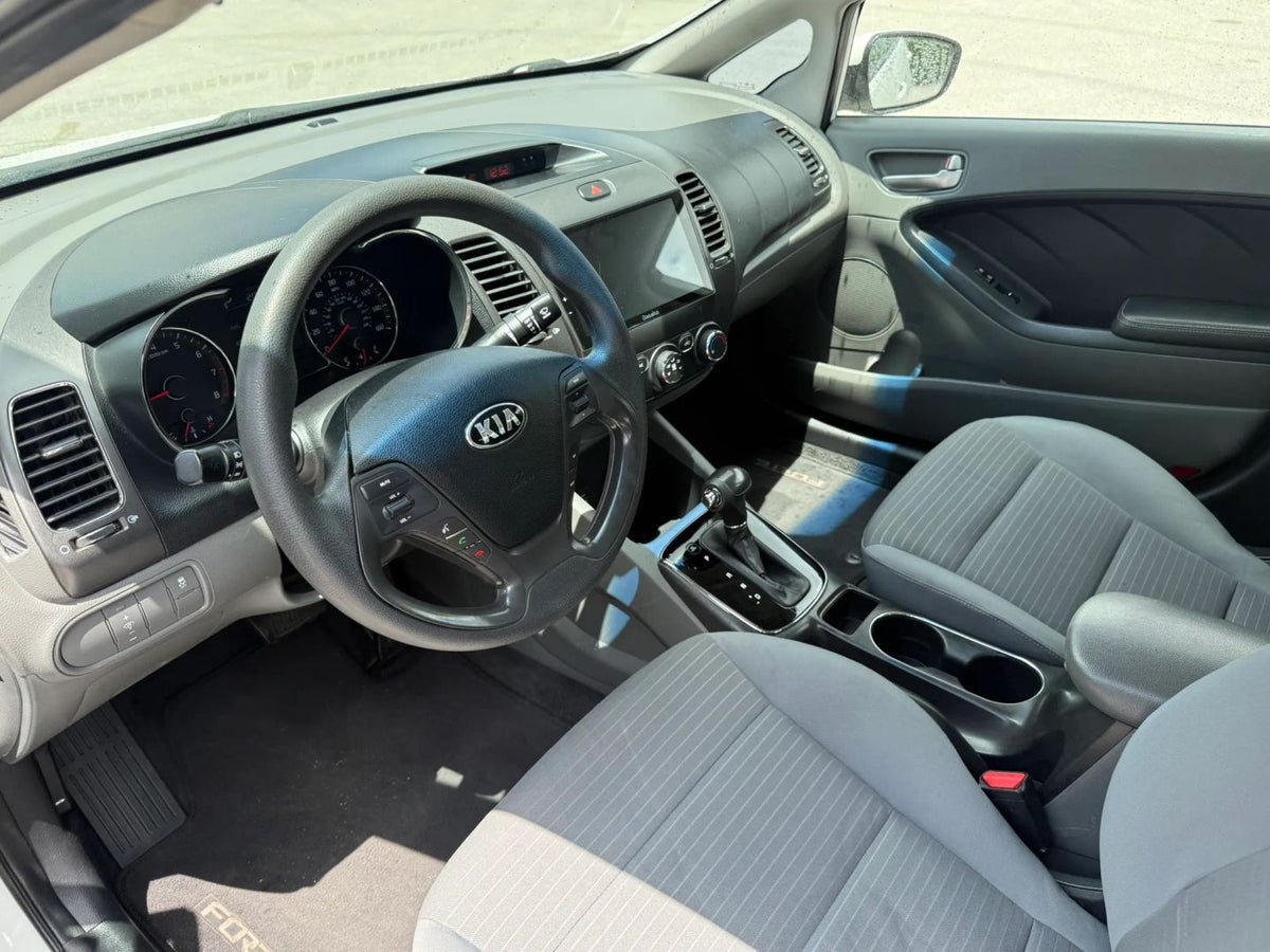 2017 KIA FORTE LX SEDAN 4D - 3KPFK4A7XHE090722 photo 15