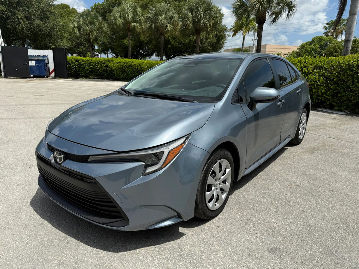 2026 TOYOTA COROLLA HYBRID LE SEDAN 4D - JTDBCMFE6T3122049 photo 3
