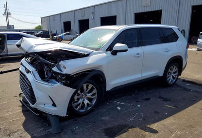 2024 Toyota Grand Highlander Limited - 5TDAAAB5XRS041973 photo 13