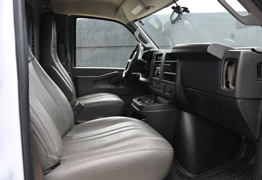 2024 Chevrolet Express 2500 - 1GCWGAF78R1179279 photo 14