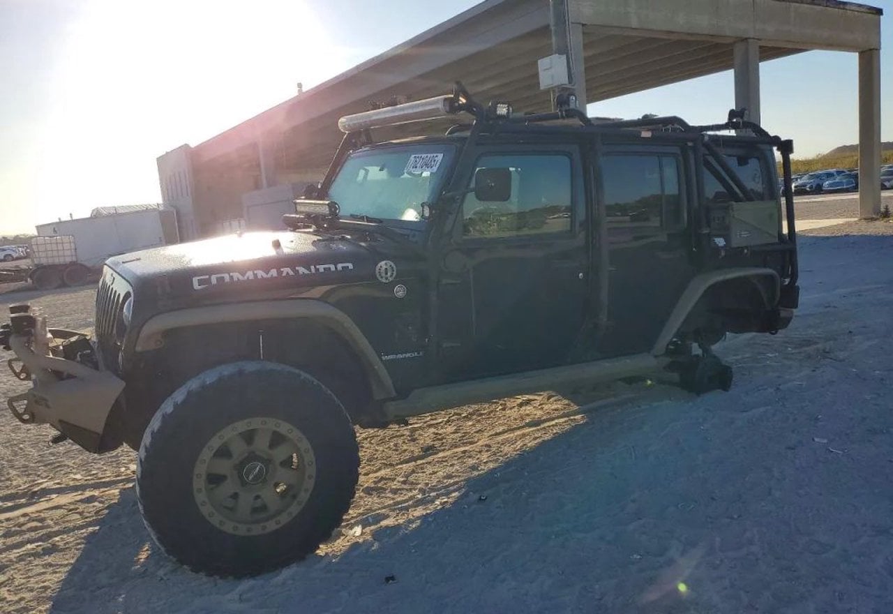2017 Jeep Wrangler Unlimited Sport - 1C4BJWDG9HL639634 photo 13
