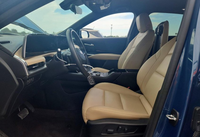 2024 Cadillac XT4 Luxury - 1GYAZAR4XRF122584 photo 4