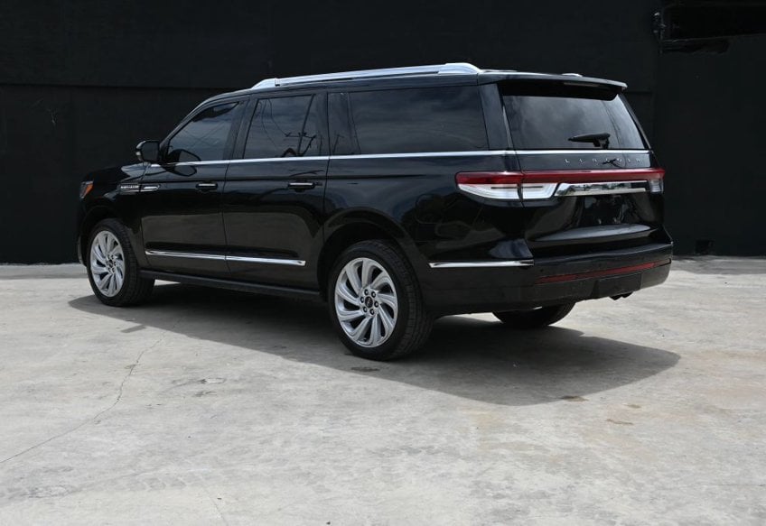 2024 Lincoln Navigator L Premiere - 5LMJJ3NG1REL04360 photo 3