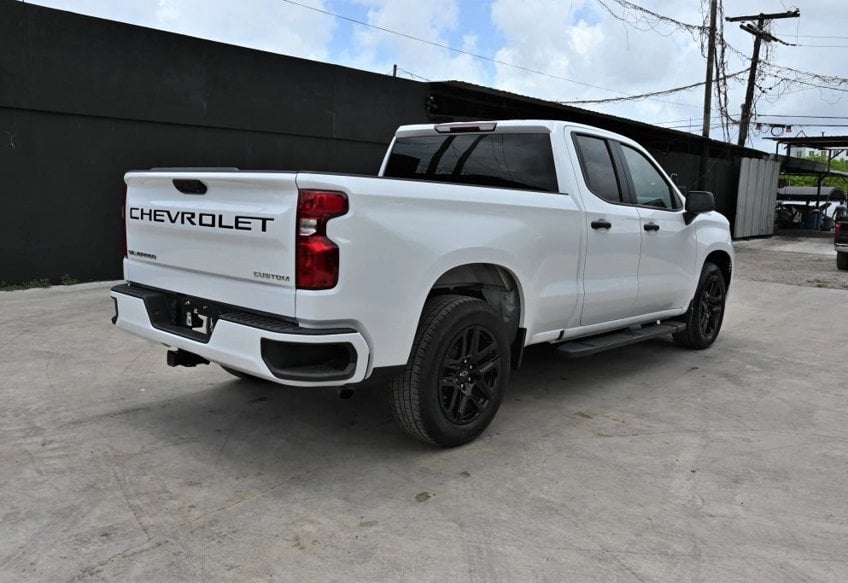 2025 Chevrolet Silverado 1500 Custom - 1GCRABEK3SZ238532 photo 3