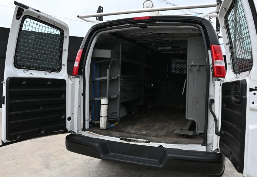 2024 Chevrolet Express 2500 - 1GCWGAF78R1179279 photo 11