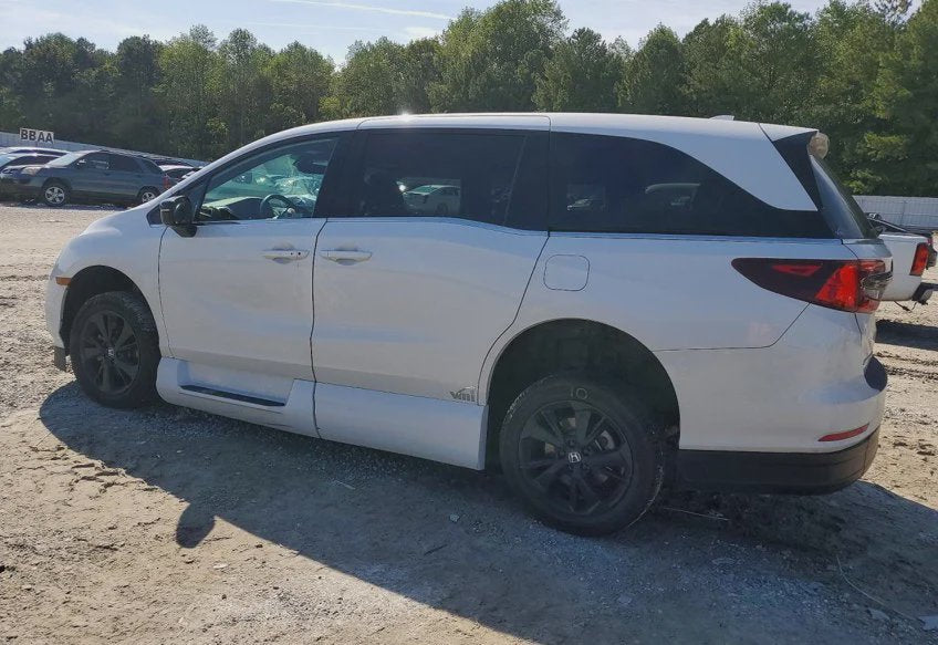 2023 Honda Odyssey Sport - 5FNRL6H79PB008872 photo 3