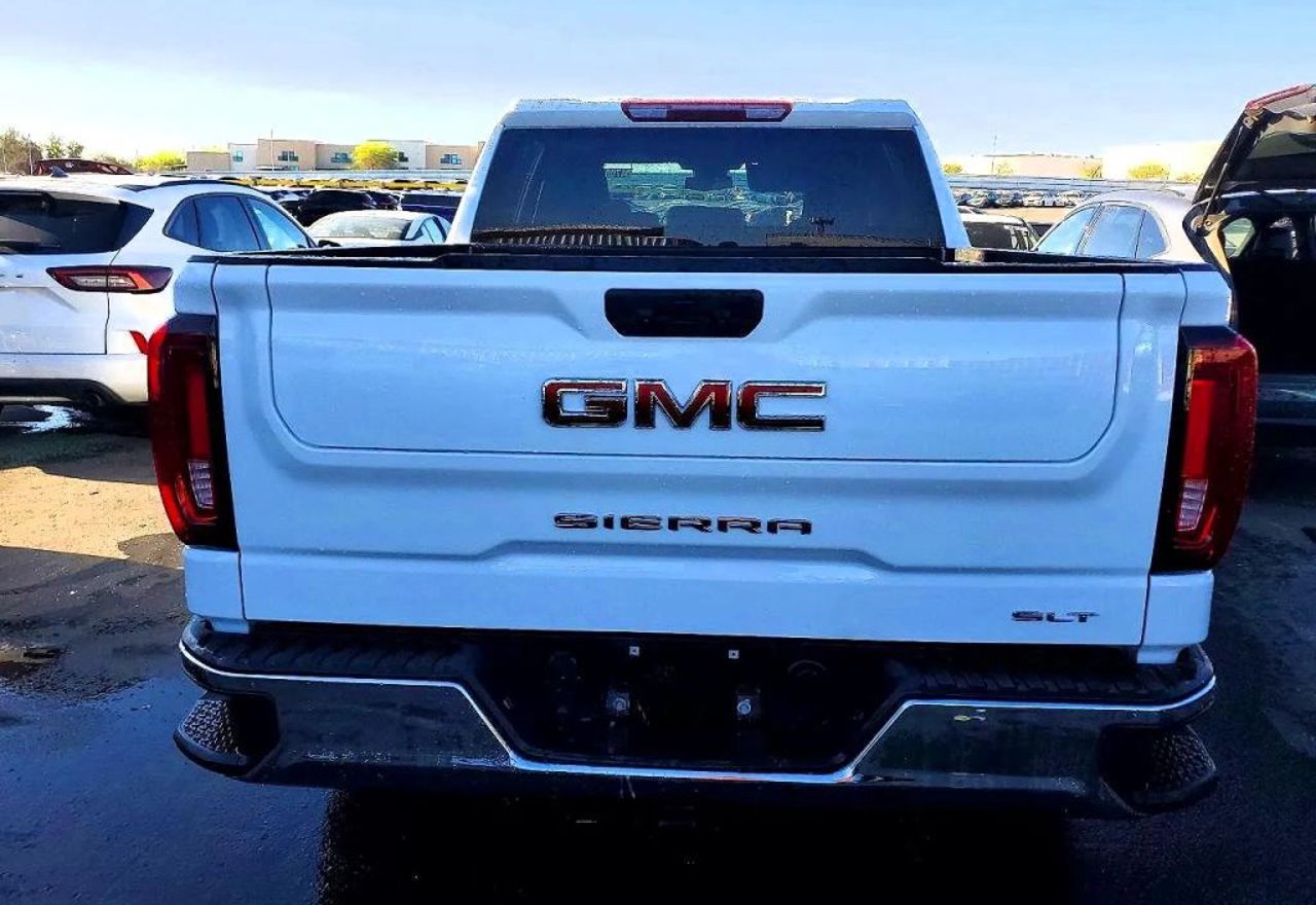 2025 GMC Sierra 1500 SLT - 1GTPHDED9SZ249079 photo 17