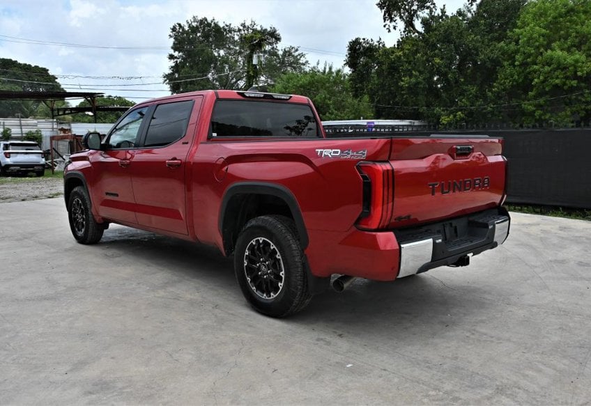 2025 Toyota Tundra SR5 - 5TFLA5EC8SX042176 photo 3