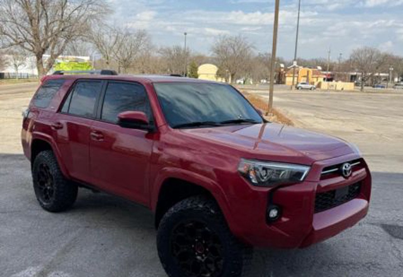 2022 Toyota 4Runner SR5 Sport Utility 4D - JTEMU5JR6N5987936 photo 14