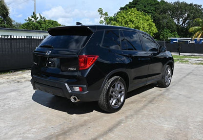 2023 Honda Passport EX-L - 5FNYF8H50PB013813 photo 3