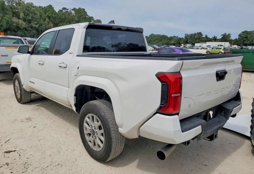 2024 Toyota Tacoma SR5 - 3TMKB5FN8RM022809 photo 3