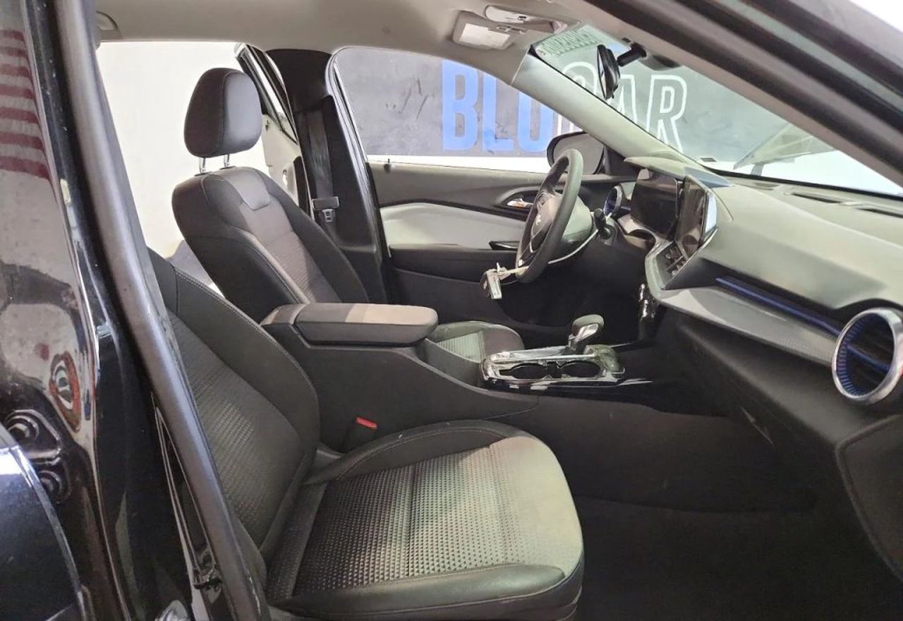 2025 Chevrolet Trax LT - KL77LHEP3SC172340 photo 19