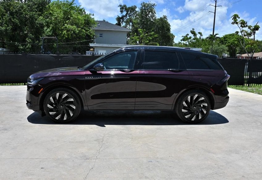 2024 Lincoln Nautilus Reserve - 5LMPJ8KA8RJ784458 photo 6