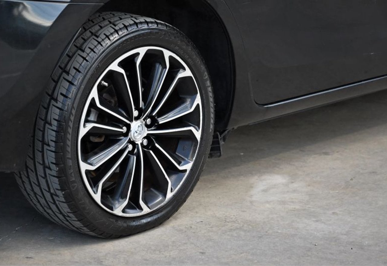 2015 Toyota Corolla S Sedan 4D - 2T1BURHE2FC407821 photo 23