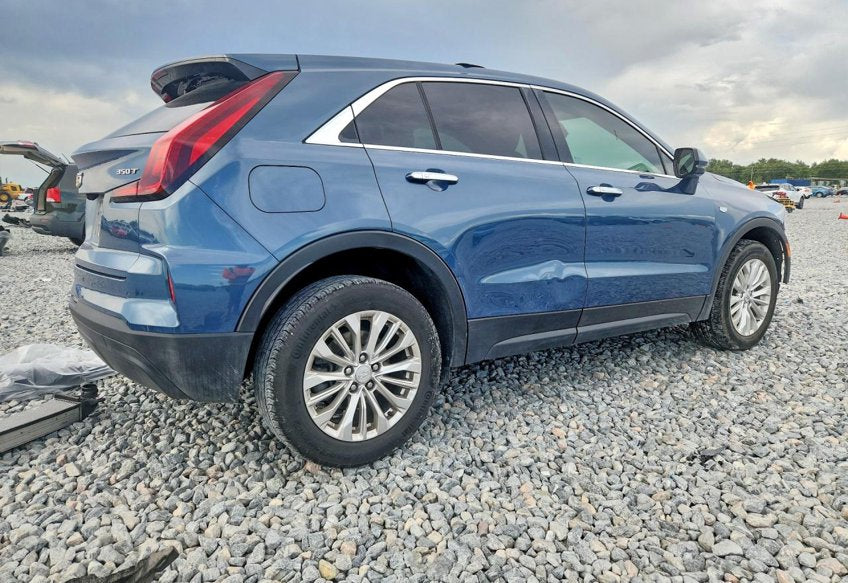 2024 Cadillac XT4 Luxury - 1GYAZAR4XRF122584 photo 3