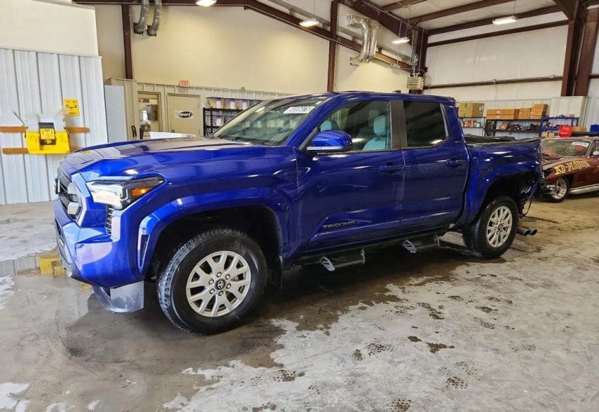 2024 Toyota Tacoma SR5 - 3TMLB5JN3RM059228 photo 2