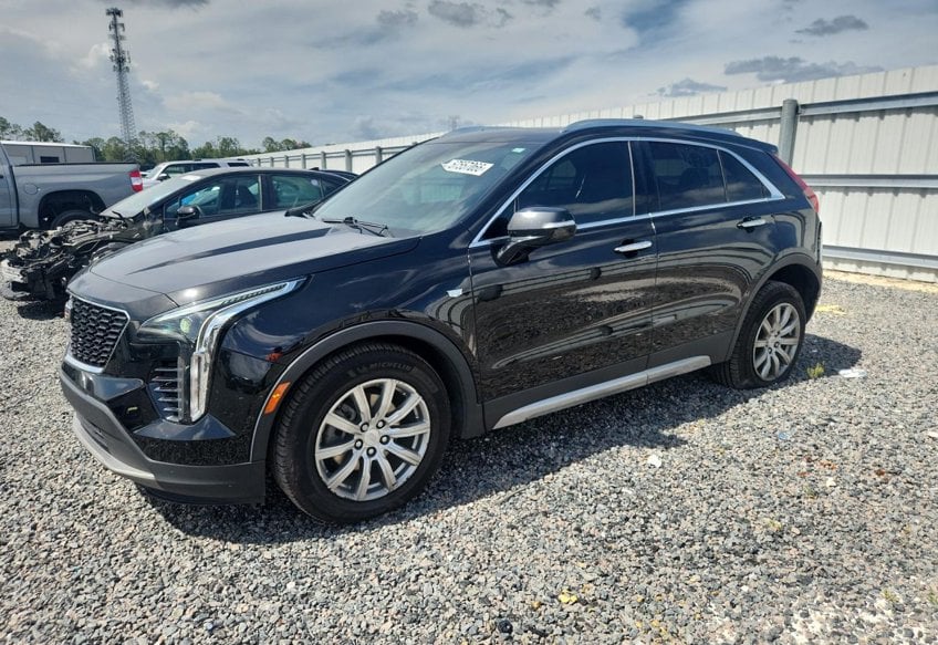 2021 Cadillac XT4 Premium Luxury - 1GYFZDR4XMF077257 photo 1