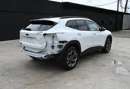 2025 Chevrolet Trax LT - KL77LHEP9SC119819 photo 4