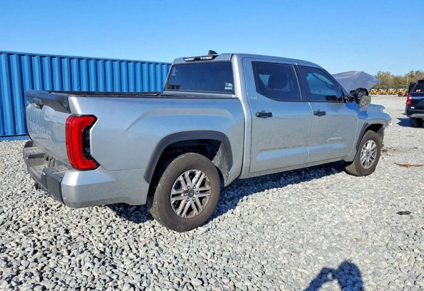 2025 Toyota Tundra SR5 - 5TFLA5AB5SX045131 photo 4