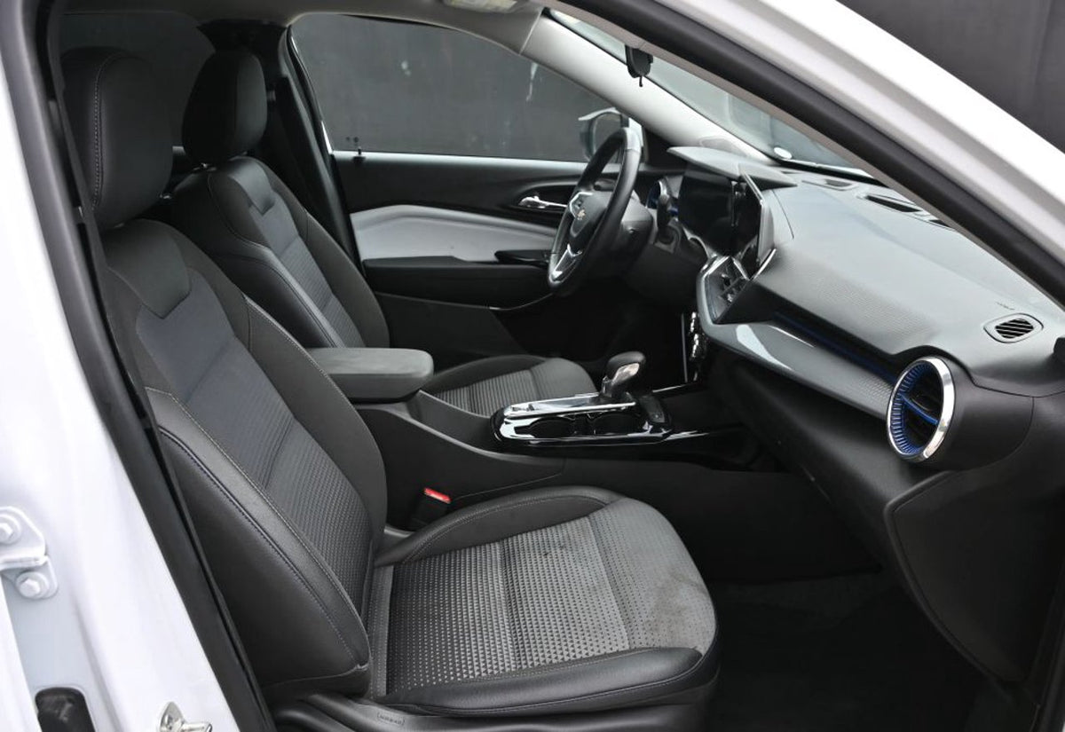 2025 Chevrolet Trax LT - KL77LHEP9SC119819 photo 31