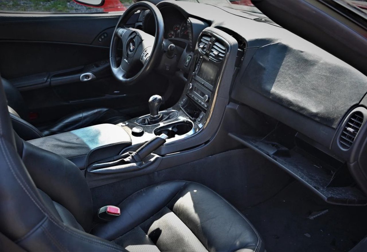 2010 Chevrolet Corvette ZR1 - 1G1YN2DT6A5800352 photo 33