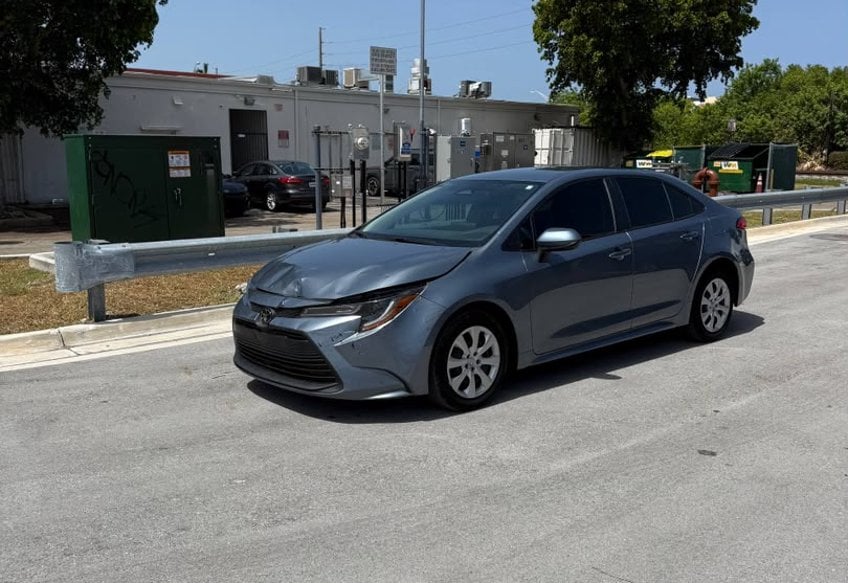 2024 Toyota Corolla LE - 5YFB4MDE6RP202340 photo 1