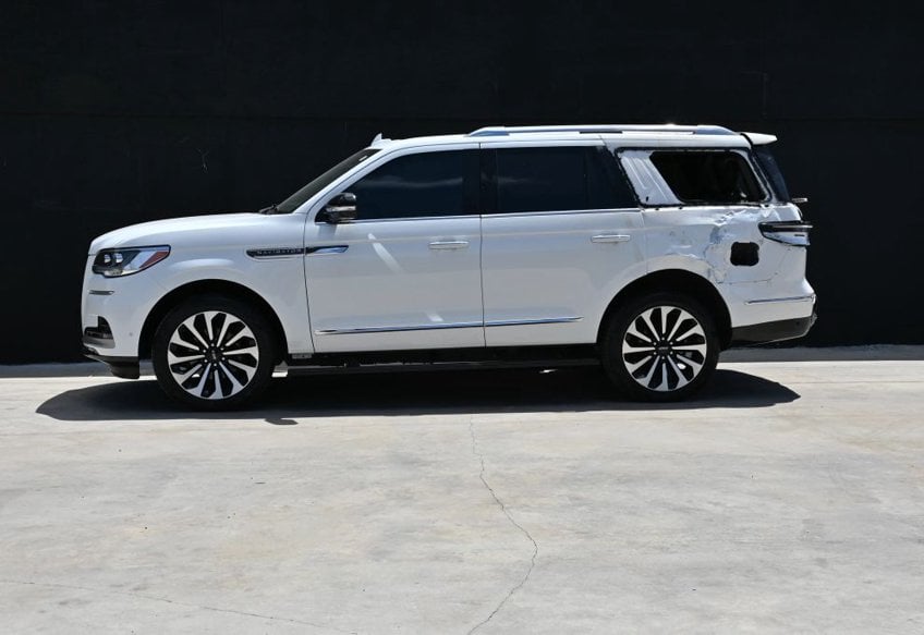 2023 Lincoln Navigator Reserve - 5LMJJ2KG8PEL02715 photo 6