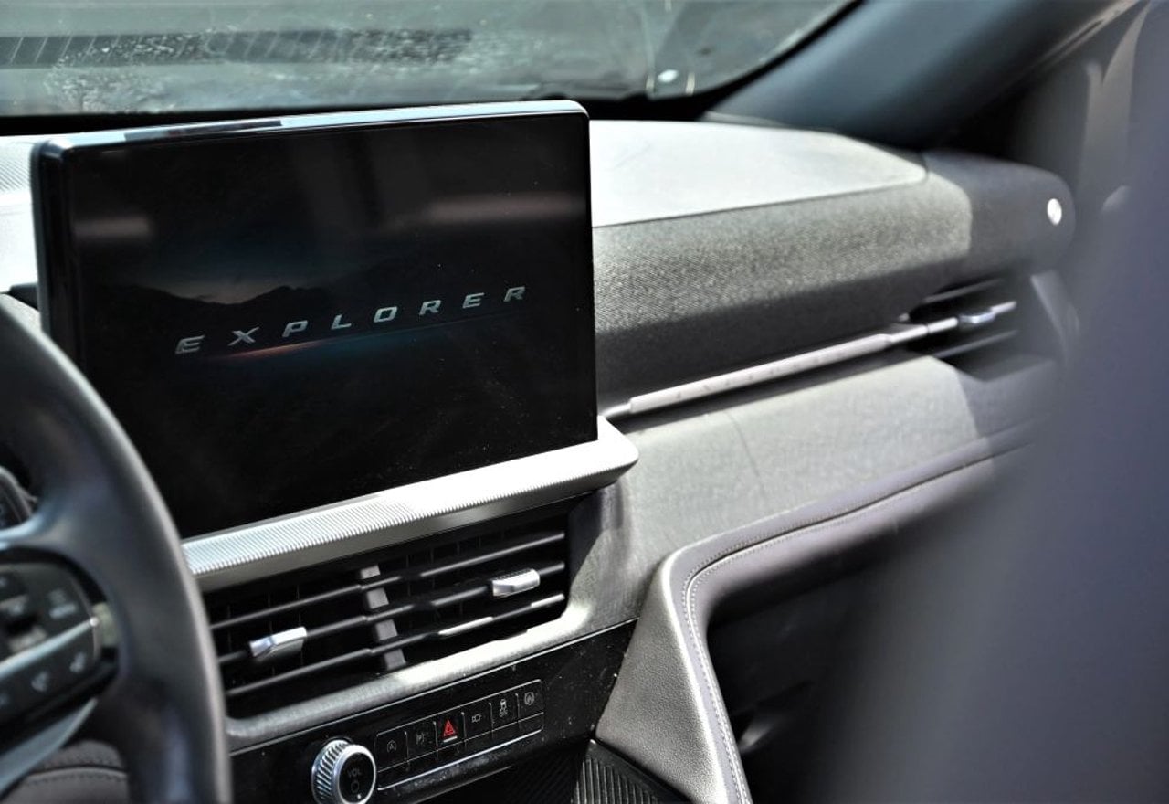 2025 Ford Explorer Platinum - 1FMUK8HH4SGB66807 photo 37