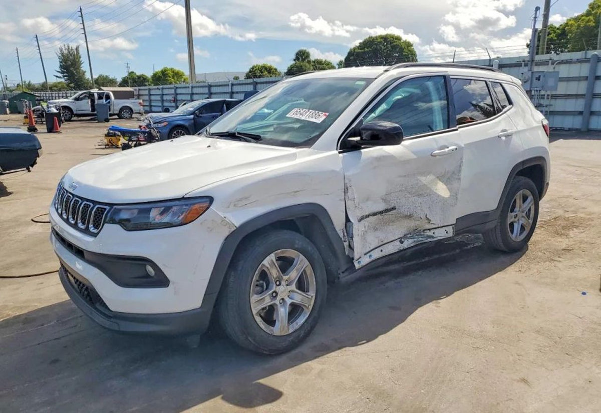 2023 Jeep Compass Latitude - 3C4NJDBN0PT559841 photo 13