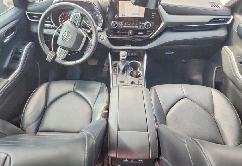 2023 Toyota Highlander XLE Sport Utility 4D - 5TDKDRAH8PS037231 photo 9