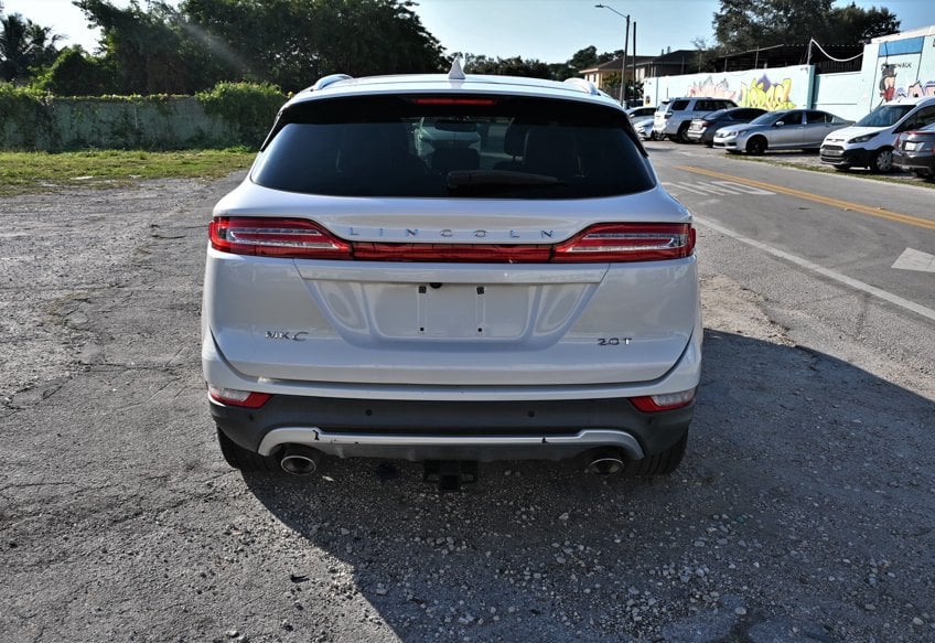 2017 Lincoln MKC Reserve Sport Utility 4D - 5LMCJ3C92HUL11058 photo 3