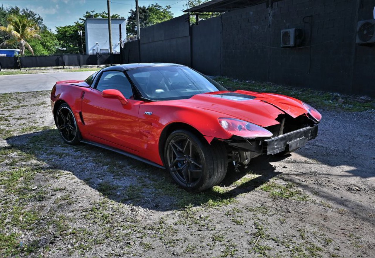 2010 Chevrolet Corvette ZR1 - 1G1YN2DT6A5800352 photo 20